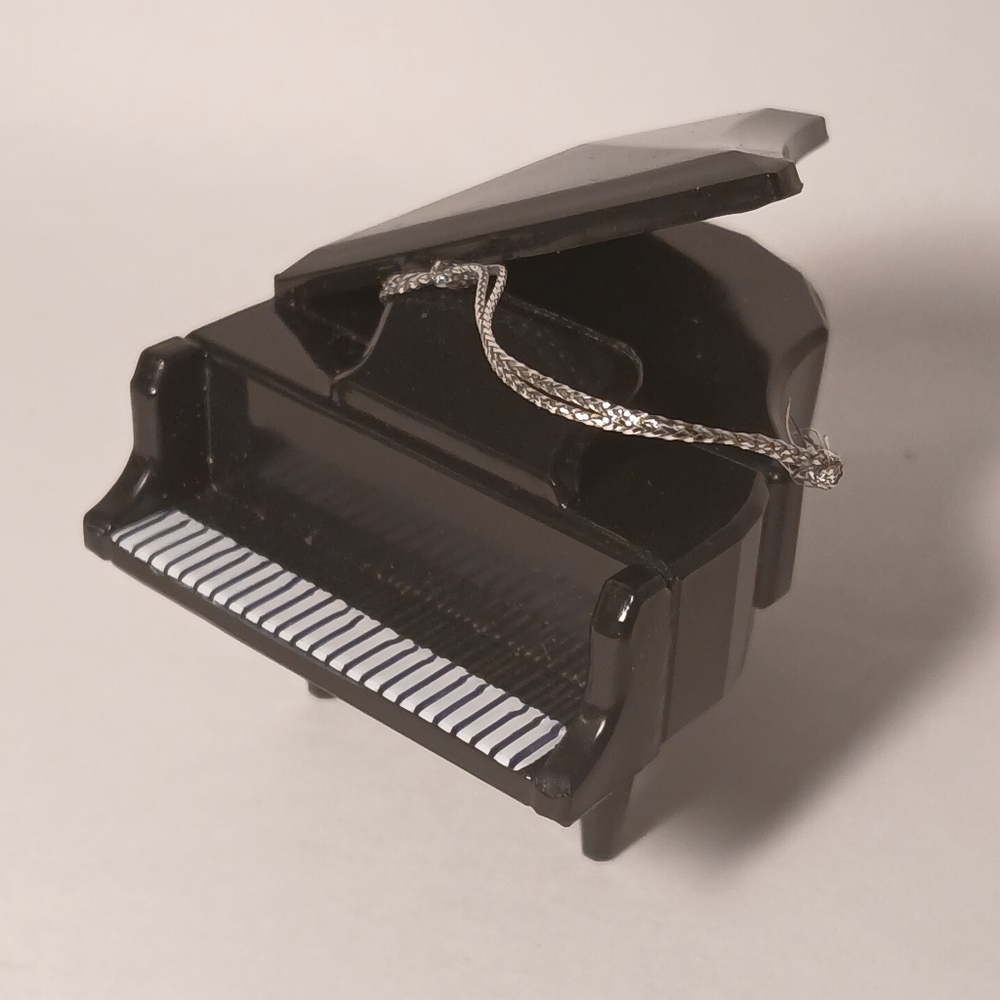 Black Resin Grand Piano Xmas Ornament